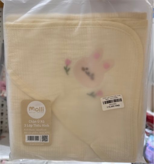 Chăn ủ xô 3 lớp thêu hình Molli - Mặt gấu tim